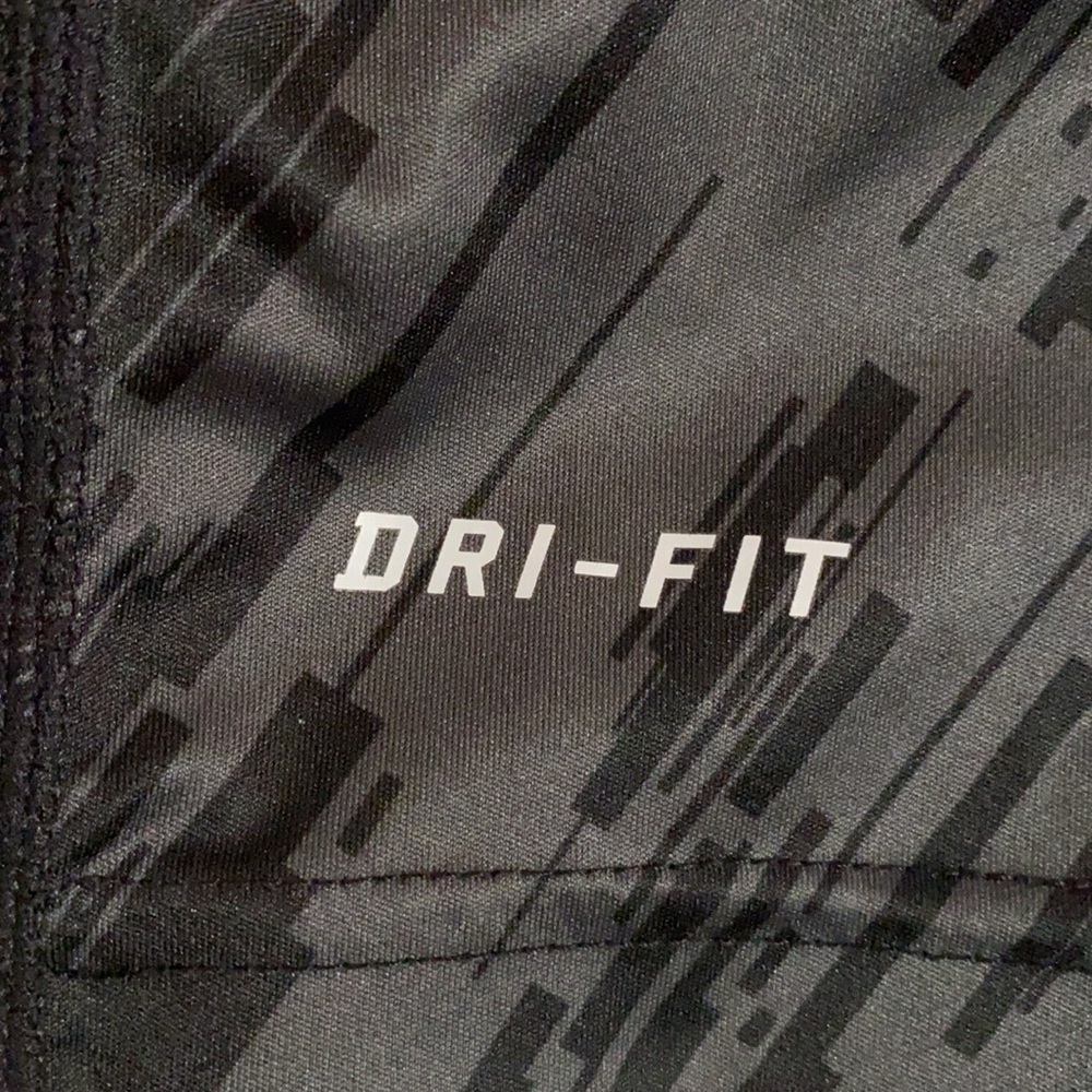 Men’s Nike Dri-Fit T-Shirt - Picture 4 of 6